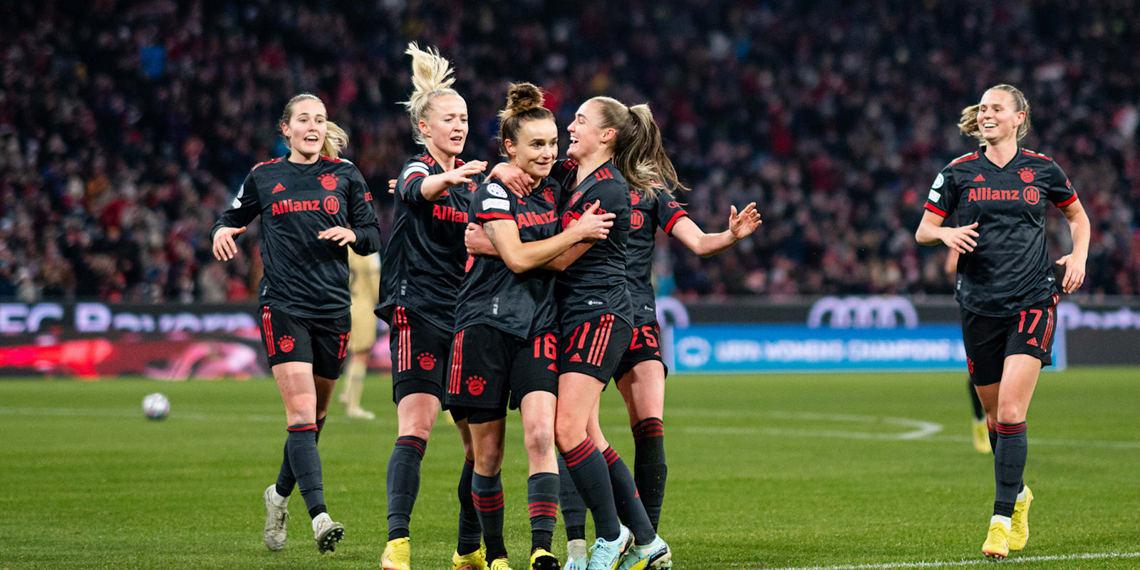 Victoria de prestigio del FCB femenino ante 24.000 espectadores